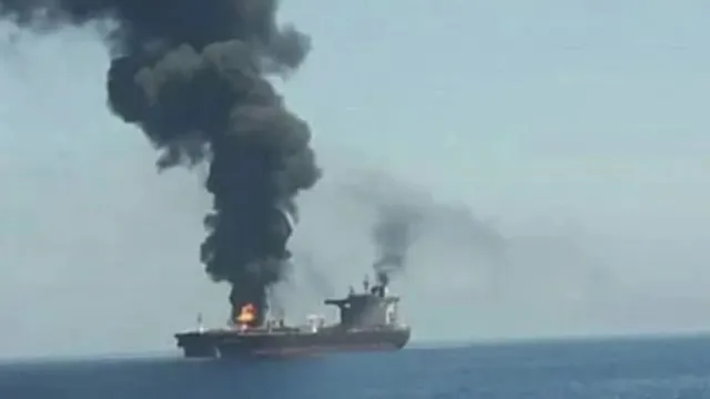 तेल टैंकर पर ड्रोन बोट से हमला, एक भारतीय की मौत 2 News Article Hero Image