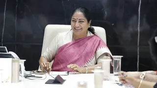 सीएम रेखा गुप्ता ने दिल्लीवासियों की दी होली की शुभकामनाएं। फाइल फोटो