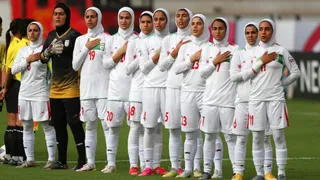 ईरान महिला फुटबॉल टीम की खिलाड़ियों ने उठाया हैरान करने वाला कदम, देश का राष्ट्रगान गाने से किया इनकार