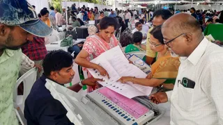 ये नाम पूरे तेलंगाना के पुराने जिलों के पोलिंग स्टेशन के थे। वहीं चुनाव आयोग की वोटर्स सर्विस पोर्टल पर भी ये नाम जस के तस दिख रहे हैं। (प्रतीकात्मक तस्वीर)