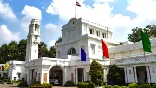 दिल्ली विधानसभा ने 31 देशों के राजनयिकों संग मनाया होली, दिया विश्व शांति का संदेश