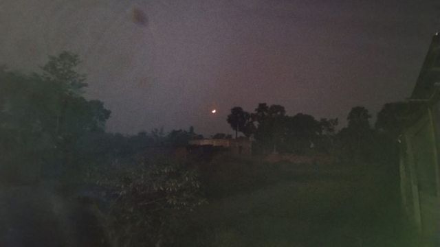 मुजफ्फरपुर में लोगों ने देखा अद्भुत खगोलीय दृश्य, अर्धचंद्र ने खींचा लोगों का ध्यान
