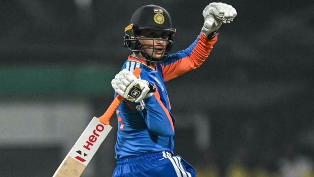 IND vs ENG: फ्लॉप शो के बीच Abhishek Sharma को मिला गुरुमंत्र, सेमीफाइनल से पहले भारतीय कोच ने दी बड़े काम की सलाह