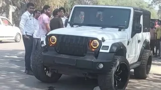 ड्राइवर मौके पर ही थार छोड़कर भागा। फोटो: जागरण