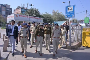 दिल्ली पुलिस होली के दिन रही मुस्तैद। जागरण