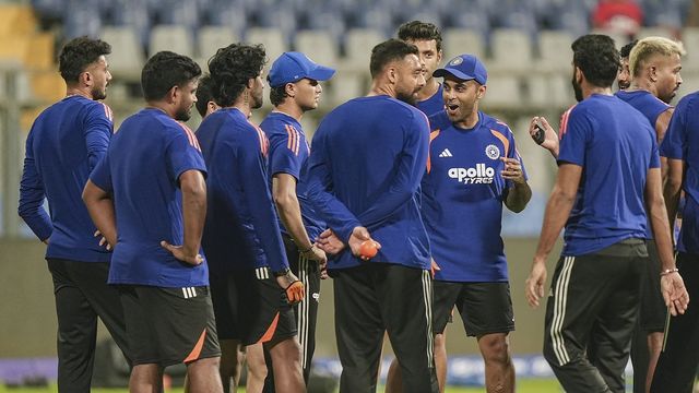 T20 World Cup: 'इंग्लैंड खेलेगा फाइनल', पूर्व पाकिस्तानी क्रिकेटर ने सेमीफाइनल से पहले भारत के खिलाफ उगला जहर