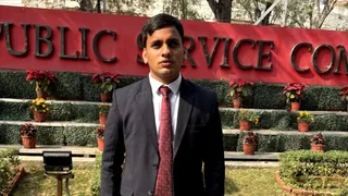 रवि राज ने आंखों की रौशनी खोई; हौंसला नहीं...