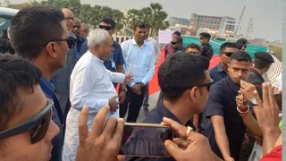 नीतीश कुमार ने निर्माणाधीन बख्तियारपुर-ताजपुर पुल परियोजना का निरीक्षण किया