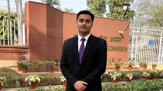 काशीपुर के हिमांशु दिवाकर बने आईएएस, माता-पिता का नाम किया रोशन।