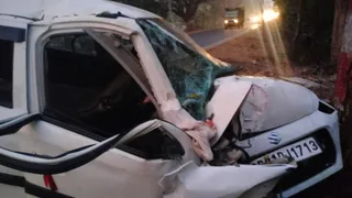 हादसे में दुर्घनाग्रस्त कार