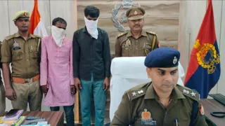 चोरी की बाइक ले जा रहे चोर गिरफ्तार।