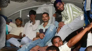 ट्रेन में यात्रियों की भीड़। फोटो जागरण