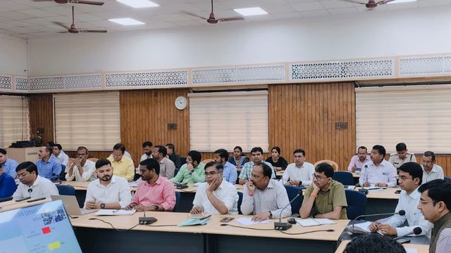 बिहारशरीफ और पर्यटक नगरी राजगीर में बनेगा अंतर्राज्यीय बस स्टैंड, डीएम ने जल्द स्थल चयन का दिया निर्देश
