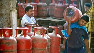 एलपीजी गैस सिलेंडर को लेकर आया आदेश। (एजेंसी)