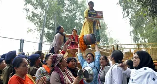 महंगाई के विरोध में कनक चौक पर विरोध प्रदर्शन करती उत्तराखंड महिला कांग्रेस कार्यकर्ता। जागरण