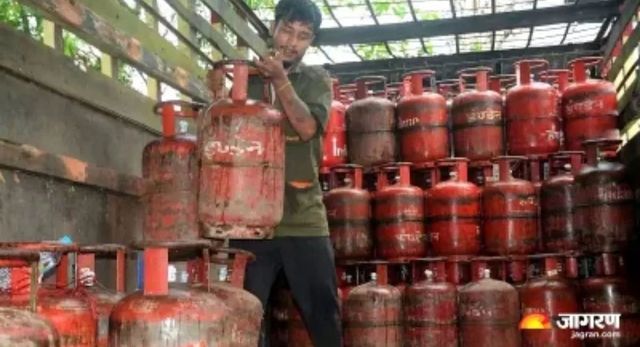 काशी वासियों के लिए राहत की खबर... घरेलू गैस सिलेंडर अब बुकिंग के 26वें दिन पहुंचेगा घर