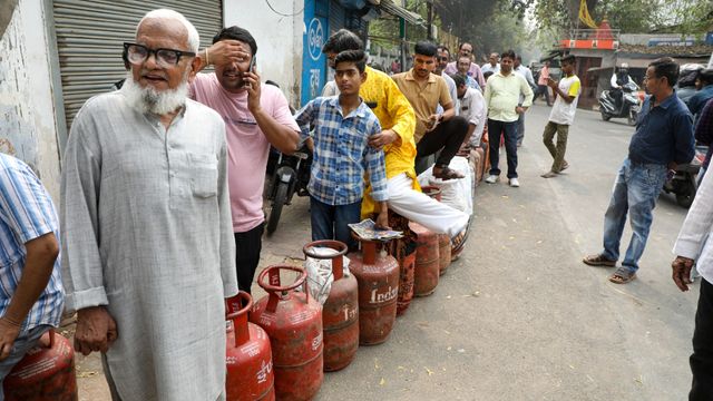 किशनगंज में रसोई गैस सिलेंडर की सप्लाई में धांधली! DAC नंबर लेने के बाद भी नहीं मिल रहा सिलेंडर