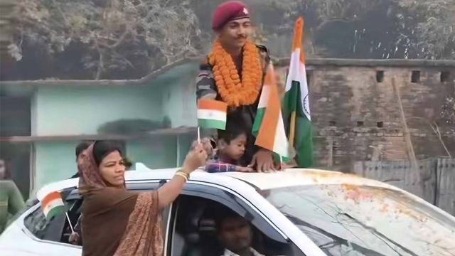 बचपन का सपना पूरा, पूर्ण‍िया का संगम बना पैरा कमांडो, देश का प्रहरी बन लौटा घर, बैरिया में होली-दिवाली जैसा हुआ स्वागत
