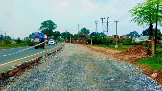 हजारीबाग-रांची फोरलेन सड़क मरम्मत का काम जोरों पर, सुरक्षित यात्रा पर विशेष ध्यान

