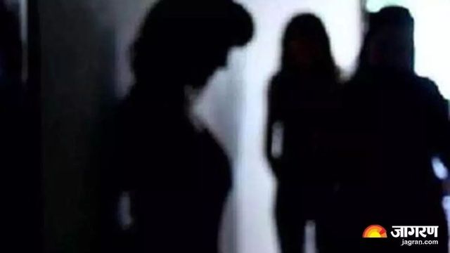 गिरिडीह में देह व्यापार और अवैध शराब का भंडाफोड़, होटल-रेस्टोरेंट में पुलिस की छापेमारी; संचालक फरार

