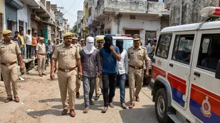 गाजियाबाद पुलिस ने 6 लोगों को किया गिरफ्तार। तस्वीर- एआई जनरेटेड