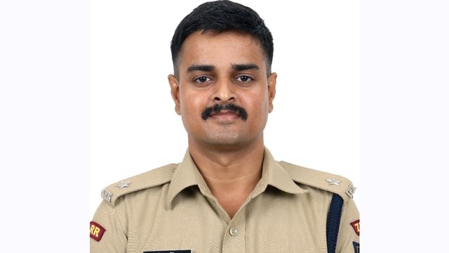 IPS अधिकारी हेमंत सिंह ने रक्सौल थाने का संभाला प्रभार, पहले ही दिन बता दिया अपना प्लान
