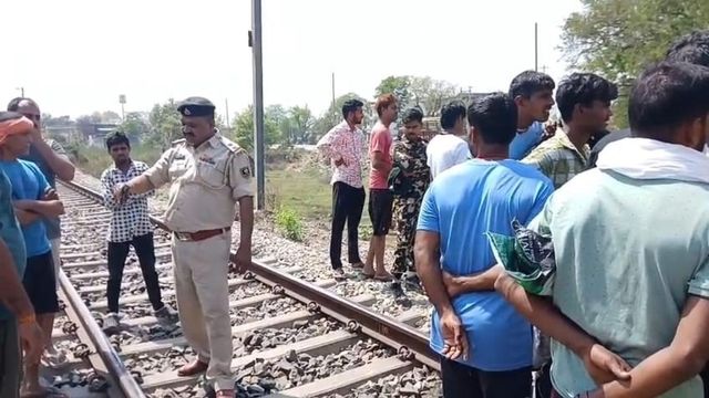 सांप से बचने के लिए रेलवे पटरी की तरफ भागे, तभी आ गई ट्रेन; जहानाबाद में रेल हादसों में 2 की मौत 
