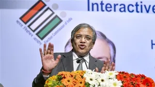 महाभियोग प्रस्ताव पर चर्चा के लिए जोर लगाएगा विपक्ष।