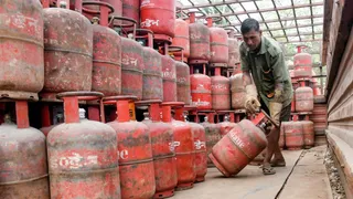 LPG संकट के बीच जमाखोरों खिलाफ एक्शन तेज। (पीटीआई)