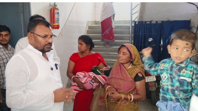 सरैया सीएचसी के निरीक्षण में गंदगी देख भड़के पारू विधायक, कई कर्मी और प्रभारी मिले गायब