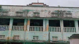 DEO OFFICE MUNGER (मुंगेर के शिक्षक का गजब कारनामा, 11वीं के प्रश्न पत्र कूड़े में फेंके; हुए निलंबित)