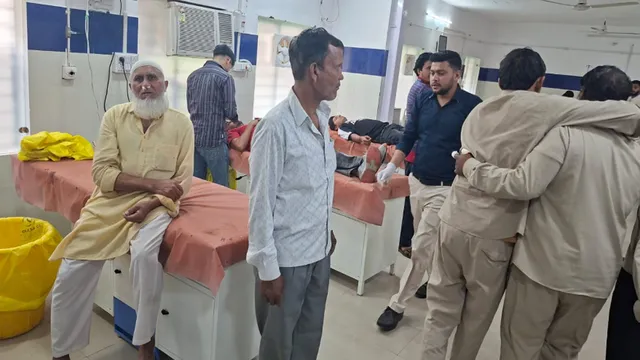 रुड़की में ट्रक और हरियाणा रोडवेज की बस की टक्कर, 15 यात्री घायल 2 News Article Hero Image