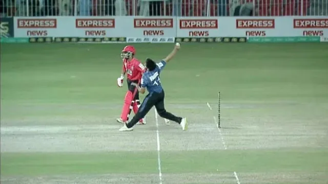  पाकिस्तानी गेंदबाज ने फिर की फिक्सिंग? फेंकी मोहम्मद आमिर से भी लंबी नौ बॉल, खड़े हो रहे हैं सवाल