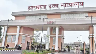 झारखंड शिक्षक नियुक्ति मामले में प्रभावित अभ्यर्थियों को प्रतिवादी बनाने का निर्देश