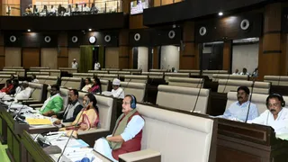 संसदीय कार्य मंत्री ने एलपीजी किल्लत को लेकर सदन में रखा सरकार का पक्ष।