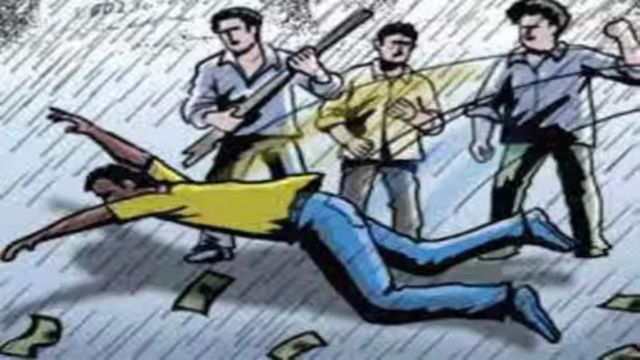 बलिया में बच्चों के विवाद में खूब चले लाठी डंडे और तलवार, युवक की हालत गंभीर
