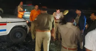 मौके पर जांच करते पुलिस अधिकारी। जागरण