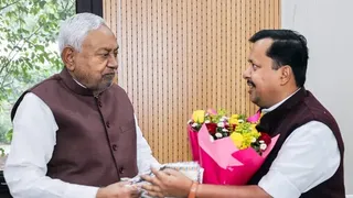 नीतीश और नितिन की धमाकेदार जीत