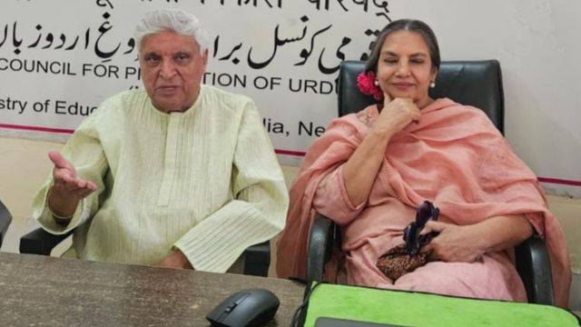 'छोटी फिल्में भी दर्शकों को प्रभावित कर रहीं', आजमगढ़ में पैतृक गांव पहुंचे Javed Akhtar; खास बातचीत
