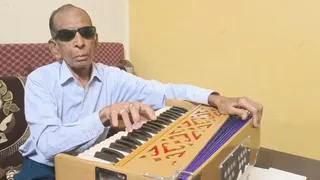 झुलनी का रंग सांचा गीत गाने वाले प्रयागराज के श्रीकांत वैश्य, जिन्हें उप्र संगीत नाटक अकादमी पुरस्कार से सम्मानित किया गया। जागरण