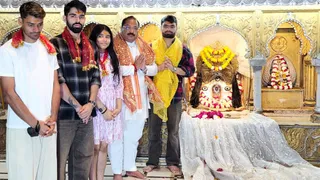 मां बंगलामुखी के दरबार में रिंकू सिंह।