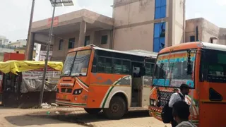 अलीगढ़ रोडवेज बस में 62 यात्री बेटिकट पकड़े गए, चालक-परिचालक बर्खास्त