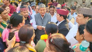 प्रदर्शन में पूर्व मुख्यमंत्री हरीश रावत व धीरेंद्र प्रताप भी सम्मिलित हुए। साभार-कांग्रेस