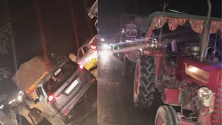 मुजफ्फरपुर-महुआ मुख्य मार्ग पर जाम लगने की वजह से लोगों को आवागमन में परेशानी का सामना करना पड़ा। फोटो सौ: जागरण