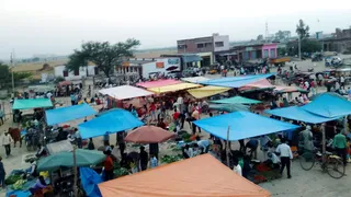 गांव में लगे इसी बाजार से वसूली करवाता हत्यारोपित अजय प्रताप सिंह। जागरण