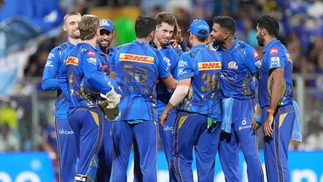पुराने धुरंधरों के भरोसे IPL 2026 में उतरेगी मुंबई इंडियंस, क्या छठी बार ट्रॉफी उठा पाएगी हार्दिक की सेना? पुराने धुरंधरों के भरोसे IPL 2026 में उतरेगी मुंबई इंडियंस, क्या छठी बार ट्रॉफी उठा पाएगी हार्दिक की सेना?