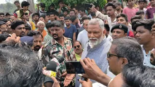 सांसद पप्पू यादव ने कानून व्यवस्था पर सवाल उठाए। फोटो: जागरण