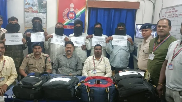  ट्रेनों में चोरी करने वाला दिल्ली-हरियाणा का गैंग झारखंड में गिरफ्तार, ससुर-दामाद मिलकर चलाते थे गिरोह