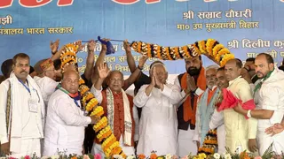 बिहार में &lsquo;मॉडल&rsquo; पर मचा सियासी संग्राम; अंत में फिर जीता नीतीश फॉर्मूला, NDA बोला- वे हैं नंबर वन