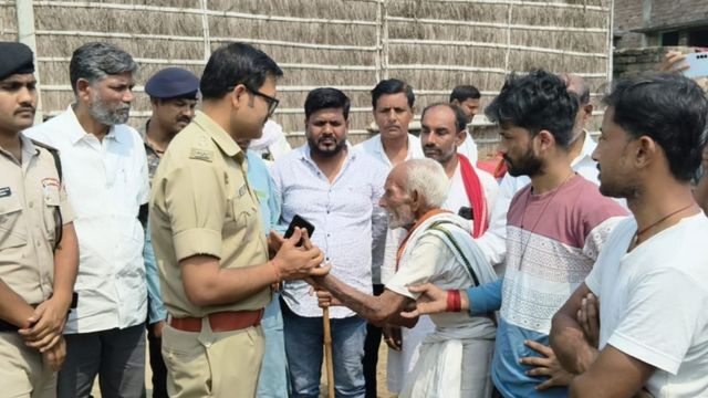 Gaighat Firing Case: चोरनियां पहुंचे एसएसपी, मृतक के पिता हाथ पकड़कर रो पड़े